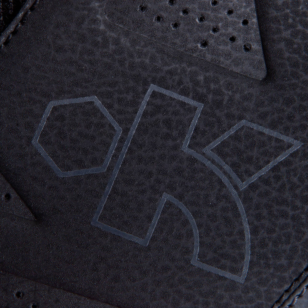 Basketball Shoes Strong 300 II
